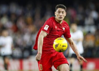 Alejo Véliz volvió a quedar fuera de la convocatoria en Sevilla