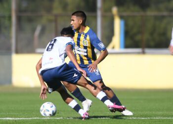 El Canalla no pudo con el Fortín pero sigue firme