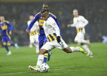 Con una polémica en el final, Central cayó en su visita a la Bombonera