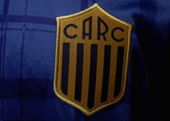 «La vida por vos»: Umbro presentó la nueva camiseta de Rosario Central