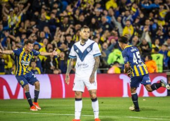 Se hizo gigante en casa y frenó al puntero