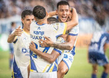 Tras la alegría del debut, el Canalla recibe a Lanús y se reencuentra con su gente