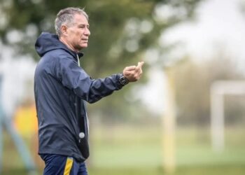 Holan sorprendió en el entrenamiento del viernes con la inclusión de otro titular