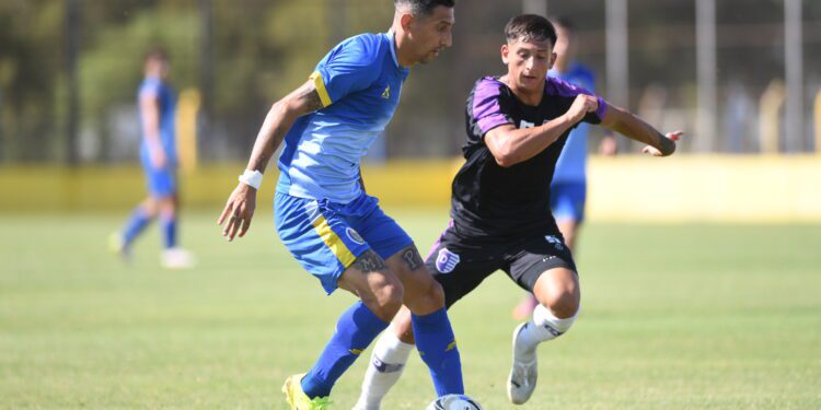 Primeros ensayos positivos: Rosario Central se impuso ante Villa Dálmine en sus primeros amistosos de la pretemporada