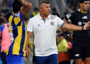 Almirón: «El equipo se va a recuperar para hacer un buen torneo»