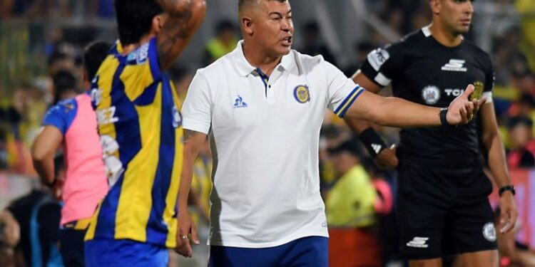 Almirón: «El equipo se va a recuperar para hacer un buen torneo»