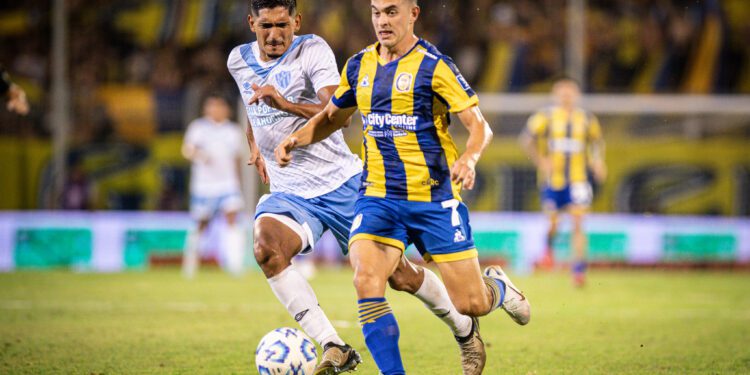 Otra salida de verano: Rosario Central comunicó el préstamo de Maximiliano Lovera al fútbol colombiano