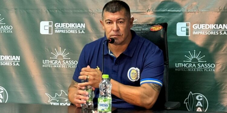 Jorge Almirón, entre enojo y satisfacción tras el empate de Rosario Central con Aldosivi: ¿Qué dijo?