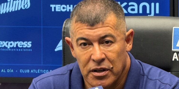 Los conceptos de Jorge Almirón tras el empate sin goles ante River en el Gigante de Arroyito