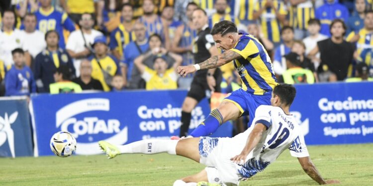 Central no supo aprovechar sus ocasiones de gol y en un rebote Talleres se lo ganó