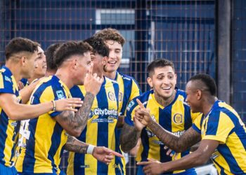 Central tuvo un segundo tiempo efectivo, le dio vuelta el partido a Gimnasia y llega con una sonrisa al clásico rosarino