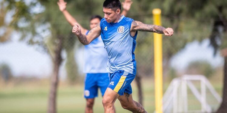 Los nombres que maneja Jorge Almirón para suplir las bajas de Franco Ibarra y Ángel Di María