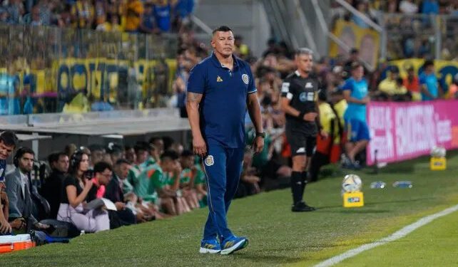 Almirón valoró la entrega de su equipo para llevarse el triunfo: «Se hizo un doble esfuerzo, porque los jugadores tienen un trajín y lo sienten»