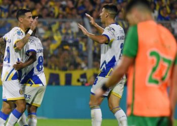 Ángel de la guarda: con Di María otra vez como figura, Central venció a Banfield y la ilusión sigue