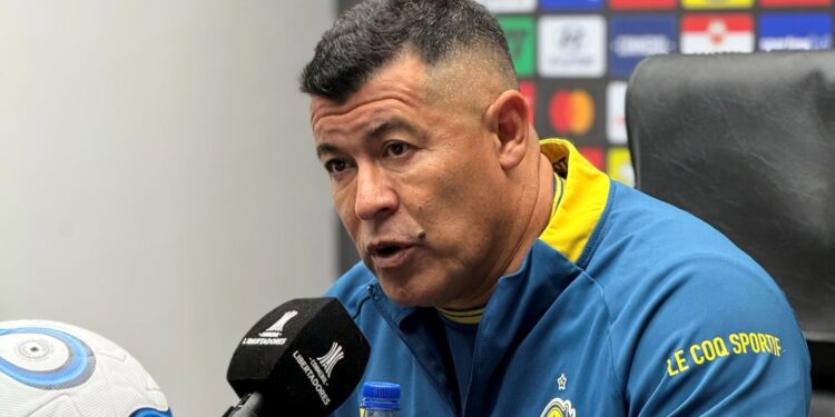 Almirón, tras la goleada a Universidad Central: «De lo mejor que vi desde que estoy en Rosario Central»
