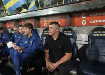 El Rosario Central de Jorge Almirón no brilla pero avanza