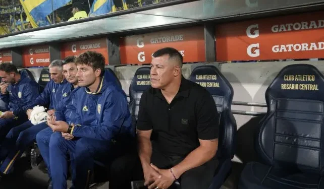 El Rosario Central de Jorge Almirón no brilla pero avanza
