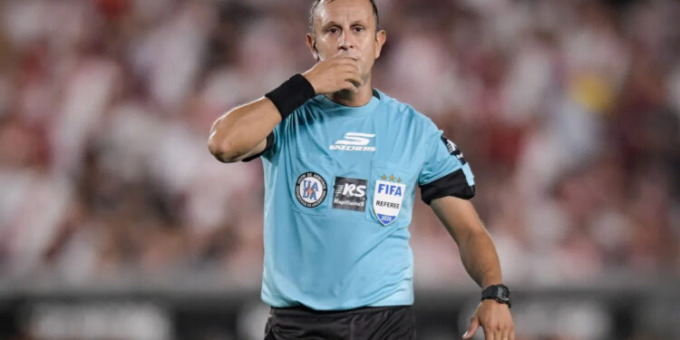 Herrera dirigirá Rosario Central vs. Racing: sus antecedentes y el equipo arbitral completo