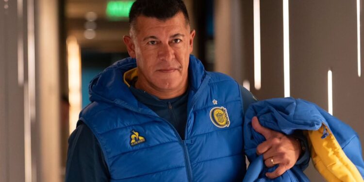 Sin cambios: el equipo que piensa Jorge Almirón para el duelo de Academias en el Gigante de Arroyito