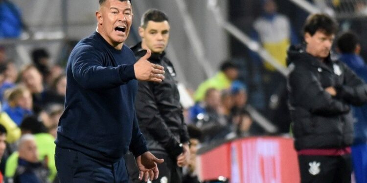 Almirón tranquilo: «La serie está abierta y hay que jugar de la misma manera allá»