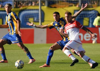 Rosario Central enfrenta a Estudiantes con la ilusión de gritar campeón